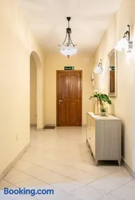 Aurora Apartment - Image 2