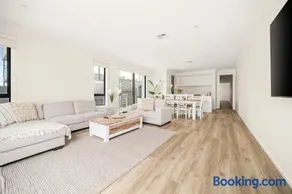 DROMANA Beach Escapes - Image 2
