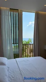 Green Coast Pearl Suites Apartments Palase - Image 4