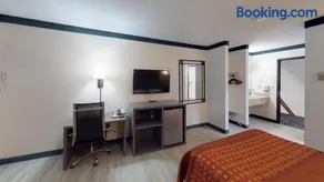 Waconia Inn and Suites - Image 3