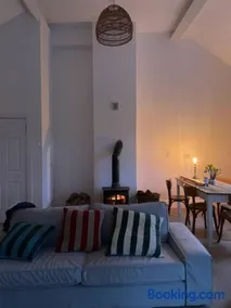 Newly renovated Cottage with private trout fishing set in beautiful wildlife estate - Image 3