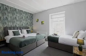 Cosy 2 Bed House for Contractors - Image 3
