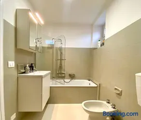 Ca Dla Nella Casa Vista lago balcone e aria condizionata - Image 3