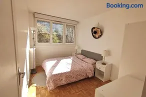 Cosy 2 BR, La Défense, 5 min walk metro+parking - Image 3