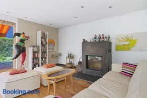 Apartamento con barbacoa, terraza y jardín | Vistas al jardín - Image 4