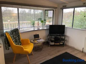 5f Stanley Lodge, Caer Beris, Builth Wells - No tradesman - Image 3