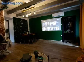 MAISON "Jungle House" 90 m2 BILLARD, RÉTROPROJECTEUR, BAR À JEUX , VINYLE, WIFI FIBRE, idéal PRO & FAMILLE à Montbrison - Image 2