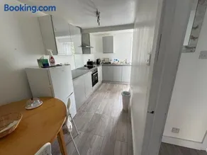 Sowerby Apartment - Image 3