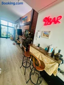 Large Modern Industrial Loft Close to Beaches - Image 3