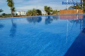 Precioso piso con vista al canal y piscina en roses AV-69 - Image 3