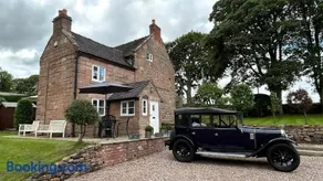 Beautiful Rustic Farmhouse sleeps 5 Near Alton Towers, Polar Bears, Peak District - Image 3