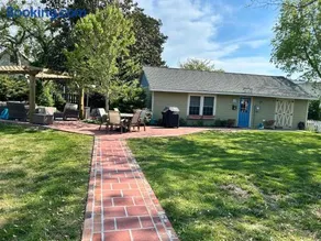 Chucks Cottage in Cape Charles - Image 1