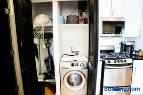NEWLY RENOVATED HEART OF LOWER EAST SIDE 2BR 1BA, 5 MIN WALK TO SOHO, 1 BLOCK TO WHOLE FOODS, WASHER DRYER! - Image 5