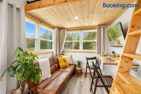 Nook at the Springs - Tiny Home , Full Kitchen - Image 1