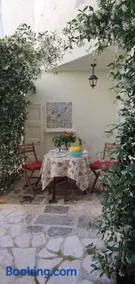 Corte Antica, Romantic Stay by the Beach - Image 2