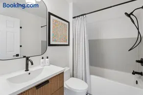 BeltLine Home with Screened Porch, Walk to Krog Street Market - Image 4