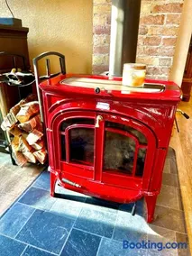 Be Still & Know, Fireplace, Firetable, Walk to Port - Image 3