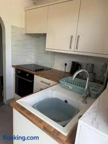 Beautiful Apartment - Image 2