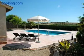 HL 001 Holiday rentals 3 Bedrooms 2 Bathroom - Image 2