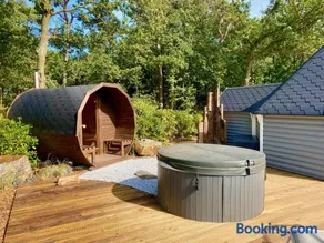 Luxe Finse Kota met Jacuzzi en SaunaBarrel de Zandhoef - Image 1