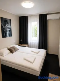 Samoobsługowy Hotel Astoria Fly Modlin Airport - Image 2