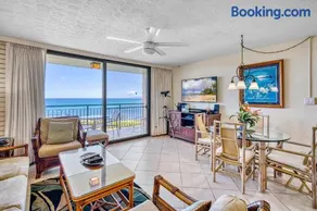 Punahoa Beach 201, Beautiful Renovation, Split AC - Image 1