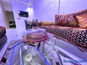 ZenStay Luxury Apartments - 2 Min from City Center - Image 4