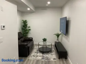 Cozy newly built 1 bedroom suite - Image 3