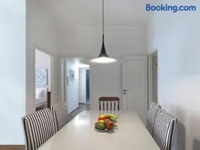 Spacious city center apartment - Image 3