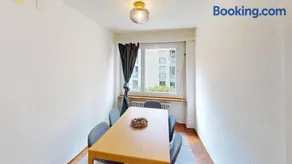 Cozy Apartment with Balcony in Zurich - Image 3