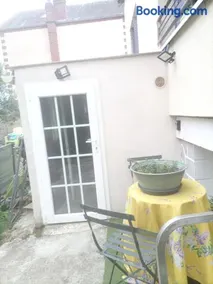 Logement indépendant dans sous sol au calme - Image 1
