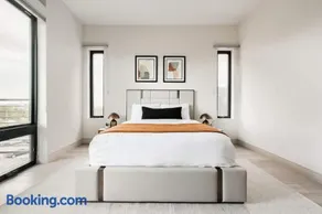 City Views! - Chic Jefferson Park Condo - Tesoro - Image 1