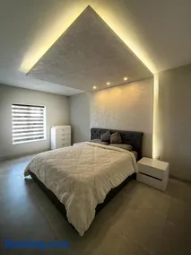 Bright Modern Apartment with Rooftop - Image 1