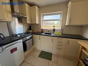 EMA Kegworth 3 bedrooms house 4 beds- private drive way - Image 4