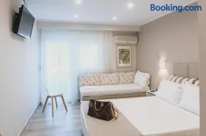 Ammos Beach Seaside Luxury Suites Hotel - Image 3