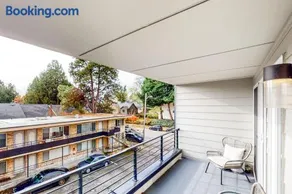West Seattle Urban Oasis - Image 3
