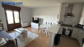 Apartamento con jardín y vistas a Castropol - Image 2