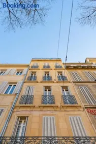 Superbe appart, central, petit balcon & vue Place - Image 1
