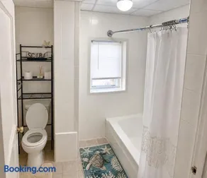 Luxurious room in Fall River Stay - Image 4
