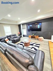 Steps from the Beach, sleeps 4!! - Image 2