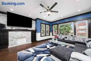 Gorgeous 5 BR Gem with Games - Image 1