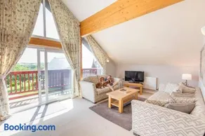 Retallack Resort 4 bedroom lodge - Hot Tub for hire on request -Pool & Spa - Image 2