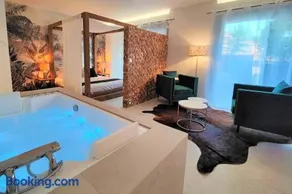 Suites JM - Le temps d'une Escale (Jacuzzi & Vue Mer) - Image 2