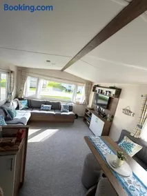 Cornish Coastal Retreat - Dog Friendly Caravan - Hedley Wood Holiday Park - Image 2