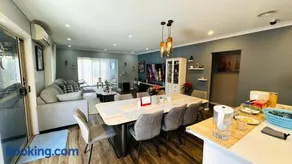 Stylish Small Ocean Homestay Near Deer Park Train Station - Image 3