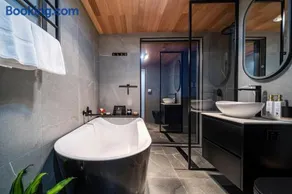 Ocean Breeze Homestays 2 - Image 5