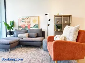 DS1002 - 2B2B Spacious Carnegie Penthouse Free Parking 2 bed 2 bath Top Floor 5mins to Chadstone Shopping centre Monash Uni 1min Carnegie railway - Image 3