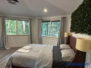 Cabin in the woods @ Cultus Lake - Image 1