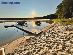 Beautiful Retreat on Sand Lake - Image 1