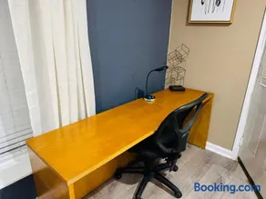 Private 2 bedroom duplex - Image 5